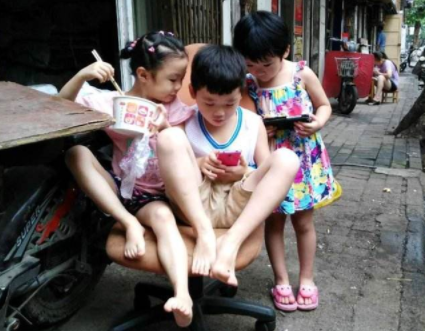 快活视频APP下载地址IOS厂家研究发现电视手机直接影响儿童智力发育 快活视频APP下载地址IOS厂家研究发现电视手机直接影响儿童智力发育
